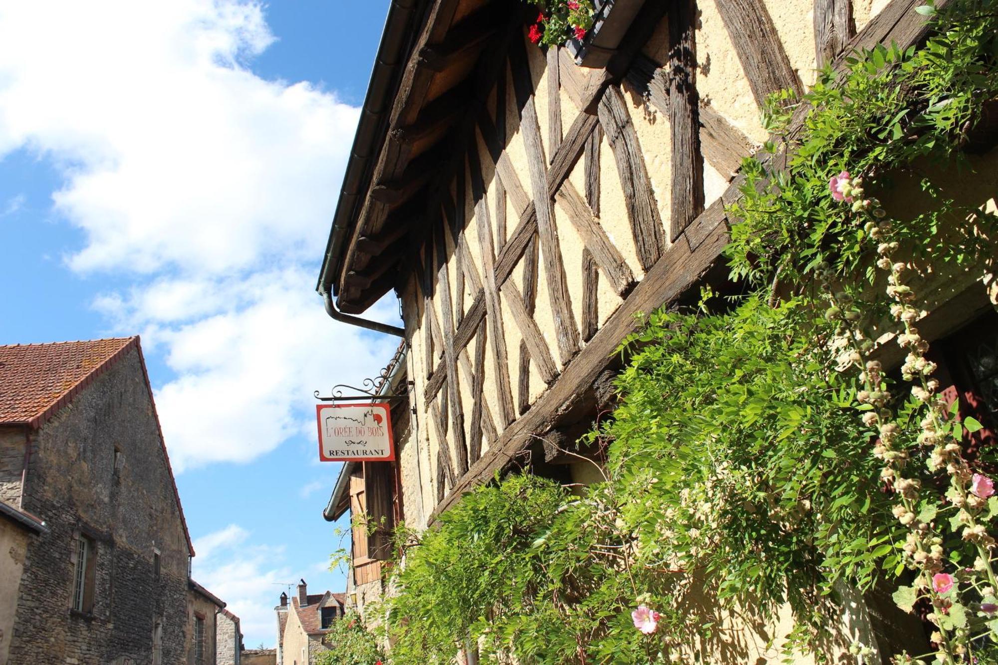 Chateauneuf Suites Exterior foto