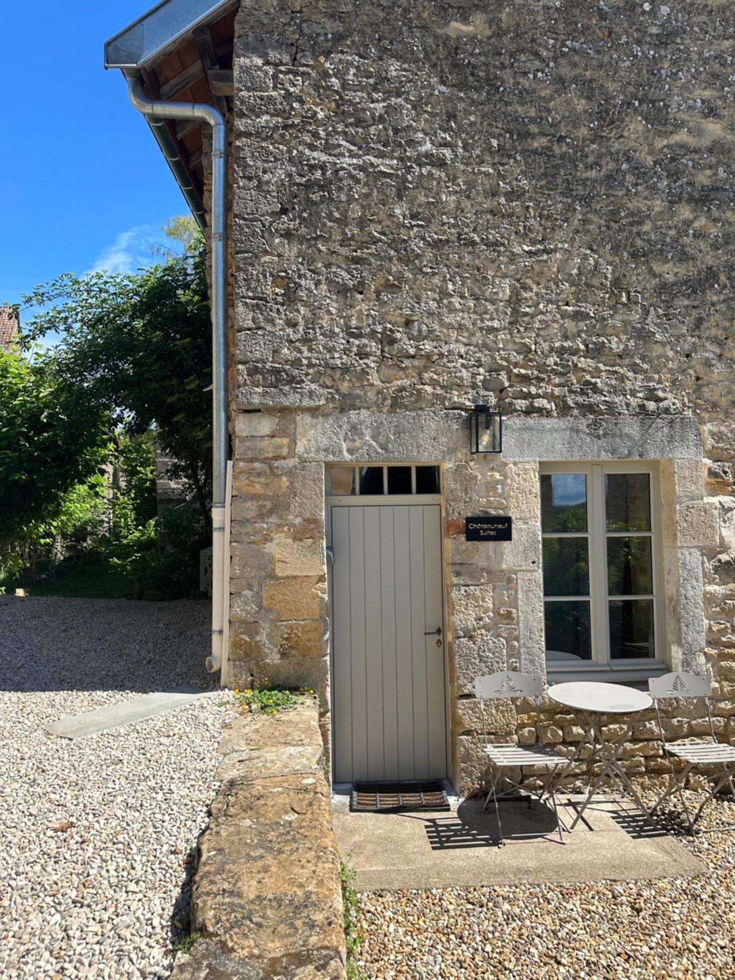 Chateauneuf Suites Exterior foto