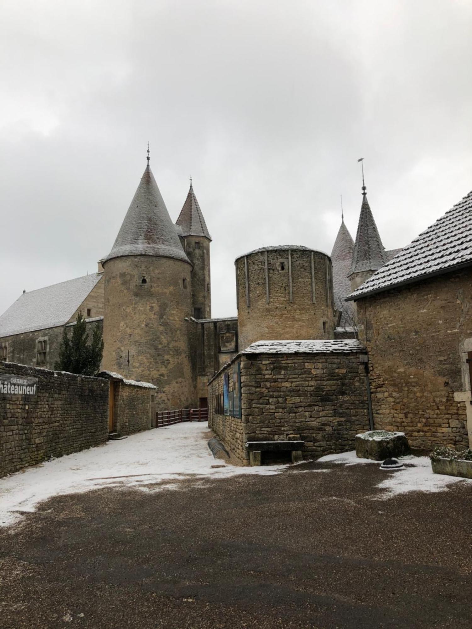 Chateauneuf Suites Exterior foto