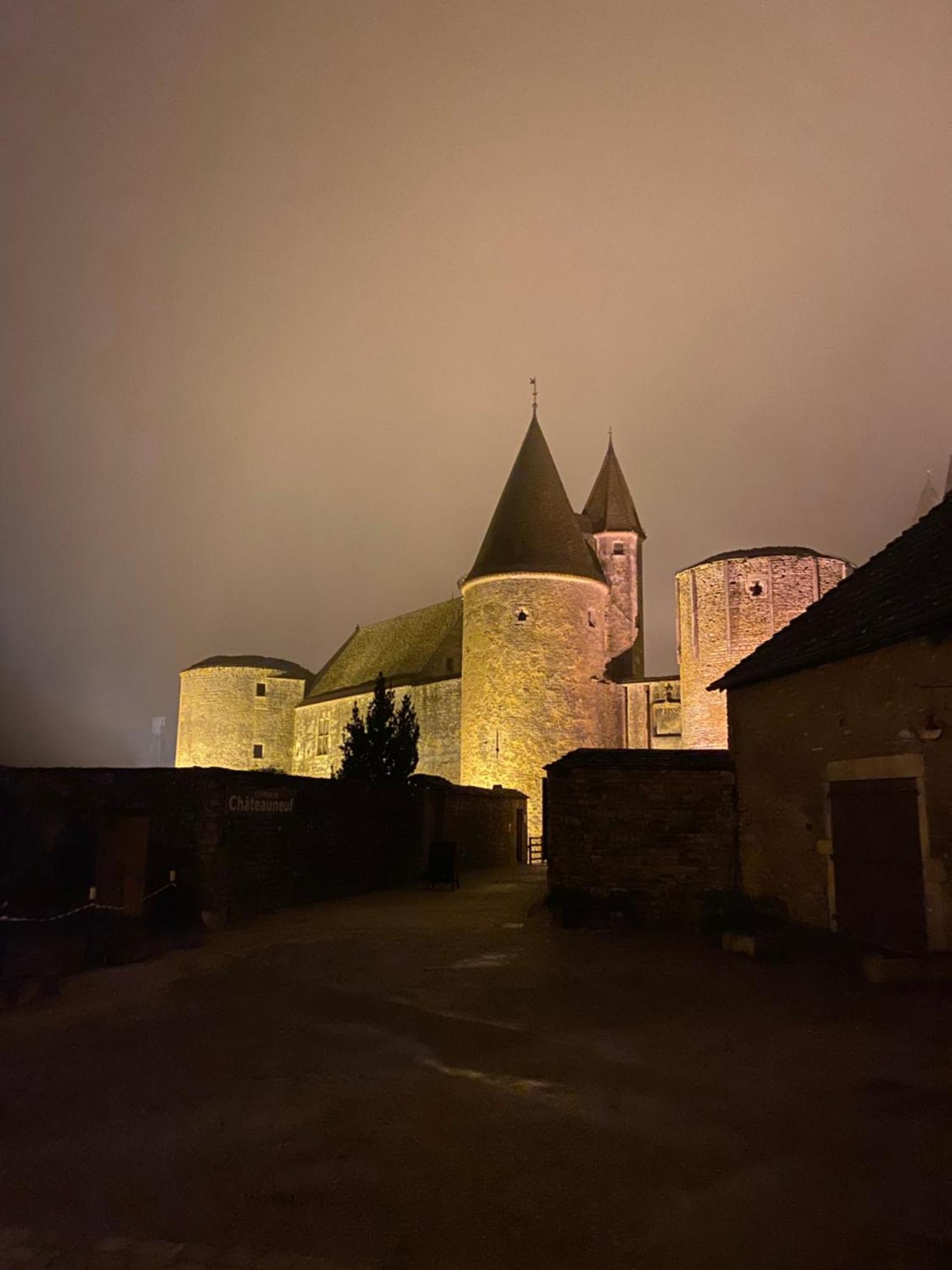 Chateauneuf Suites Exterior foto