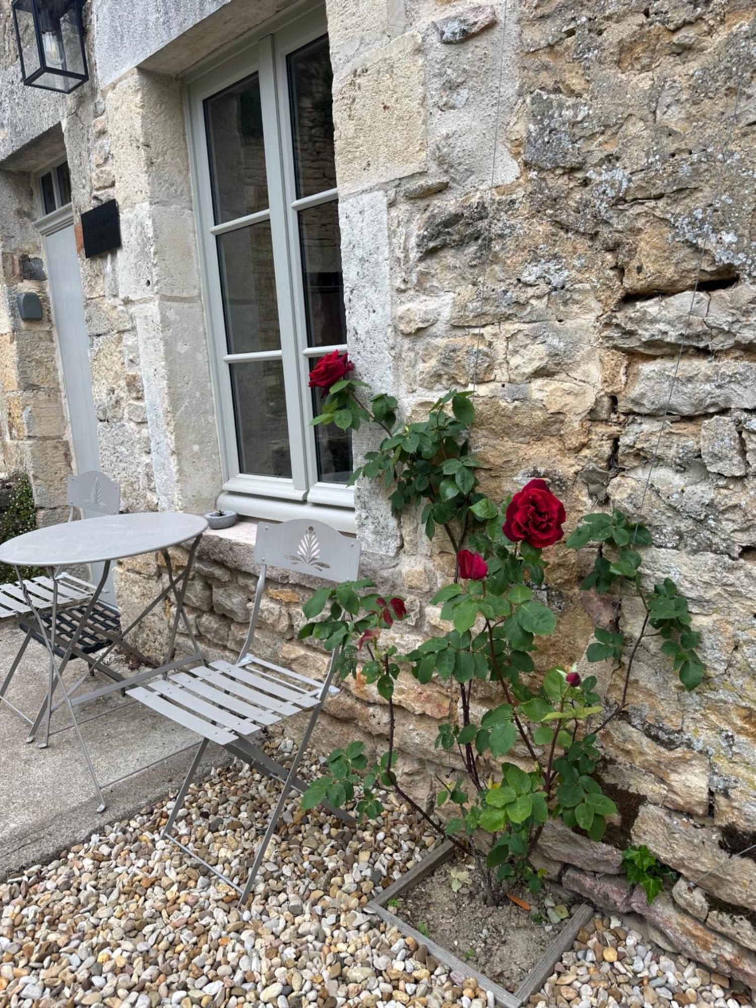 Chateauneuf Suites Exterior foto